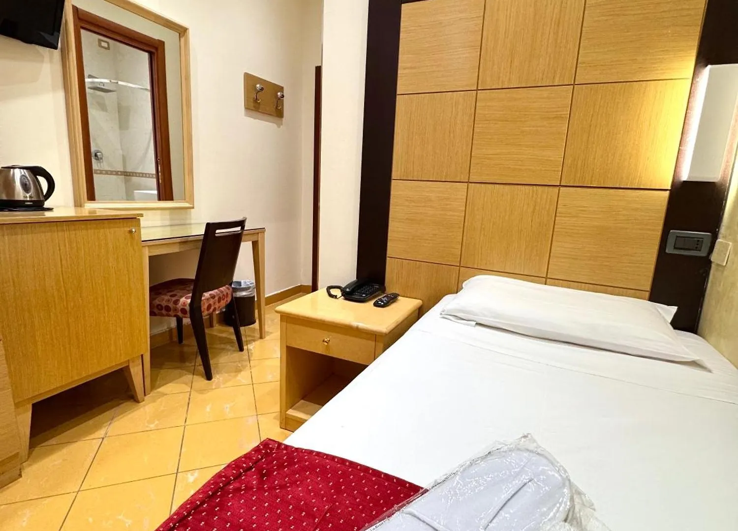 Hotel Fiorella Milano 3*,